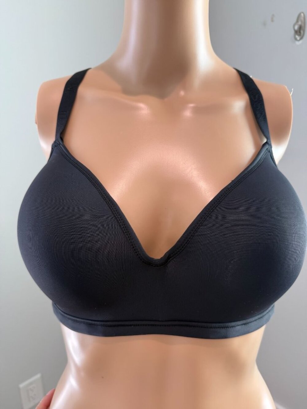 Women's U.S. Polo Assn. Convertible Wireless Bra in Black – Size 34DD